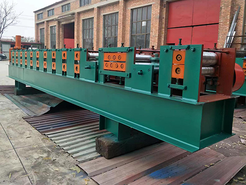 冷弯金属成型机